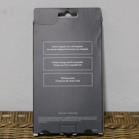 Kate Spade. New York.  Pink Flower Protective Case.  iPhone 16. - Picture 5 of 6